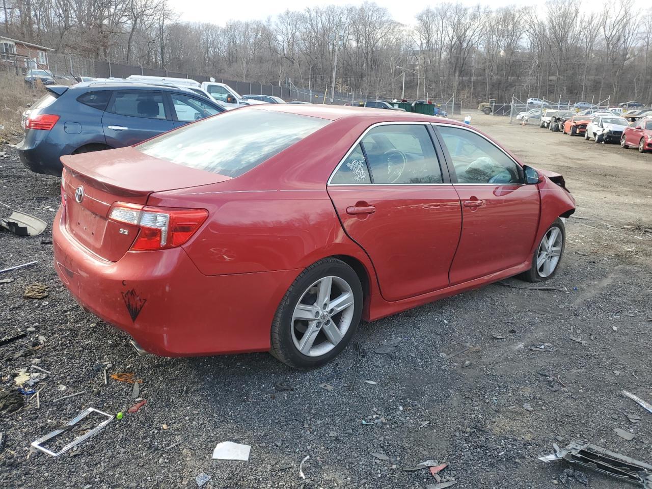 2014 TOYOTA CAMRY L - Фото 3
