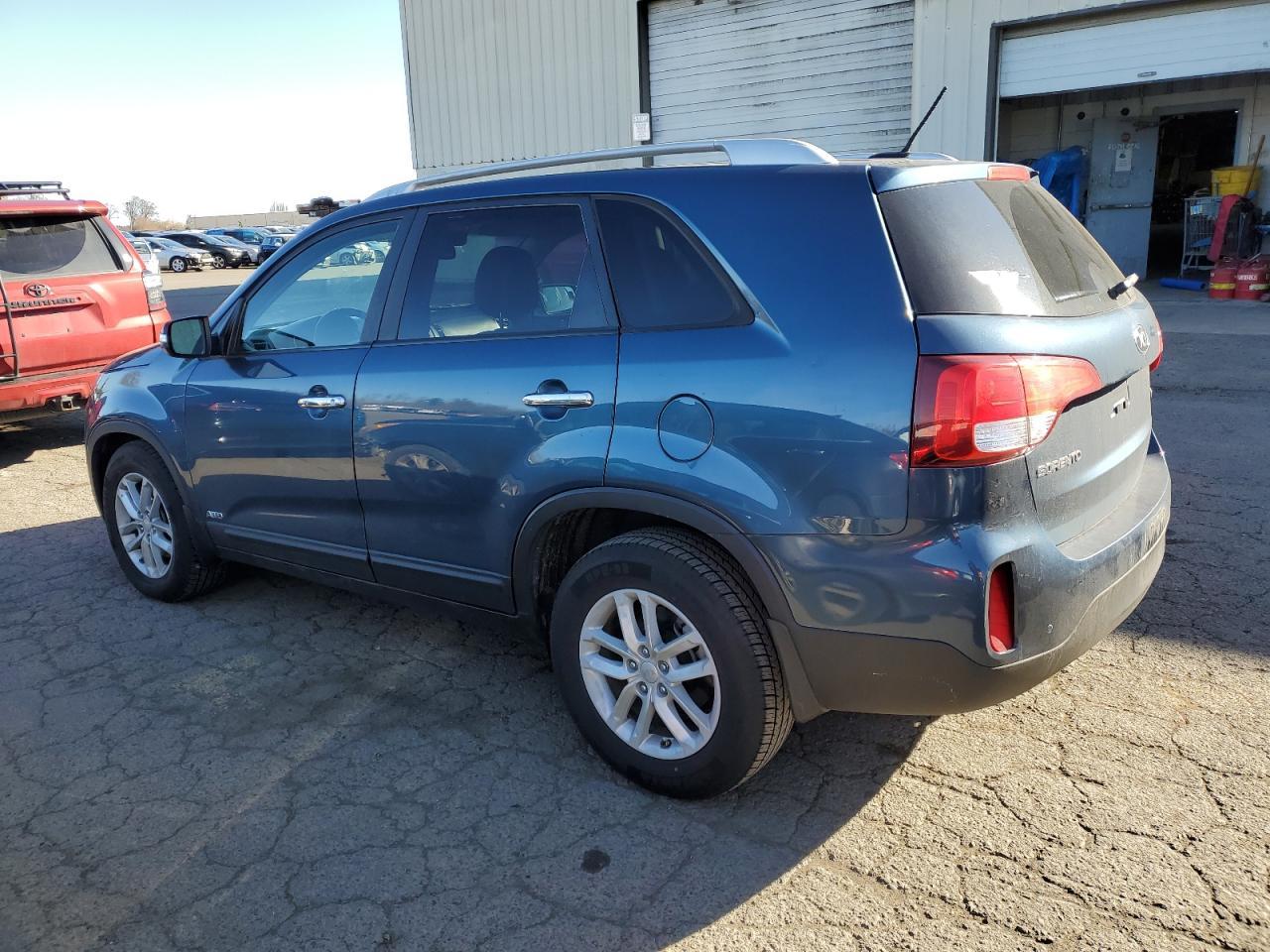 2014 KIA SORENTO LX - Image 2