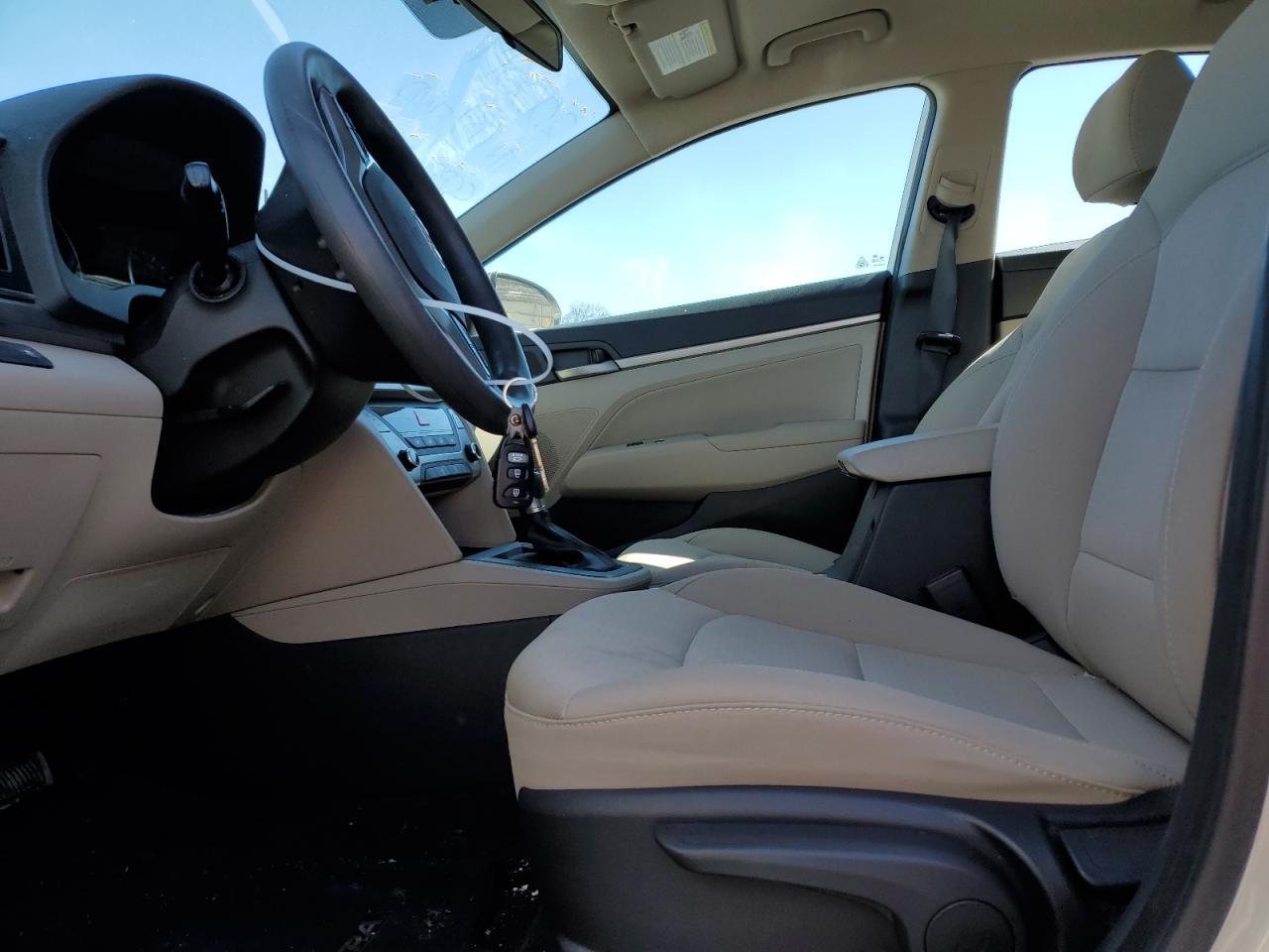 2017 HYUNDAI ELANTRA SE - Фото 7