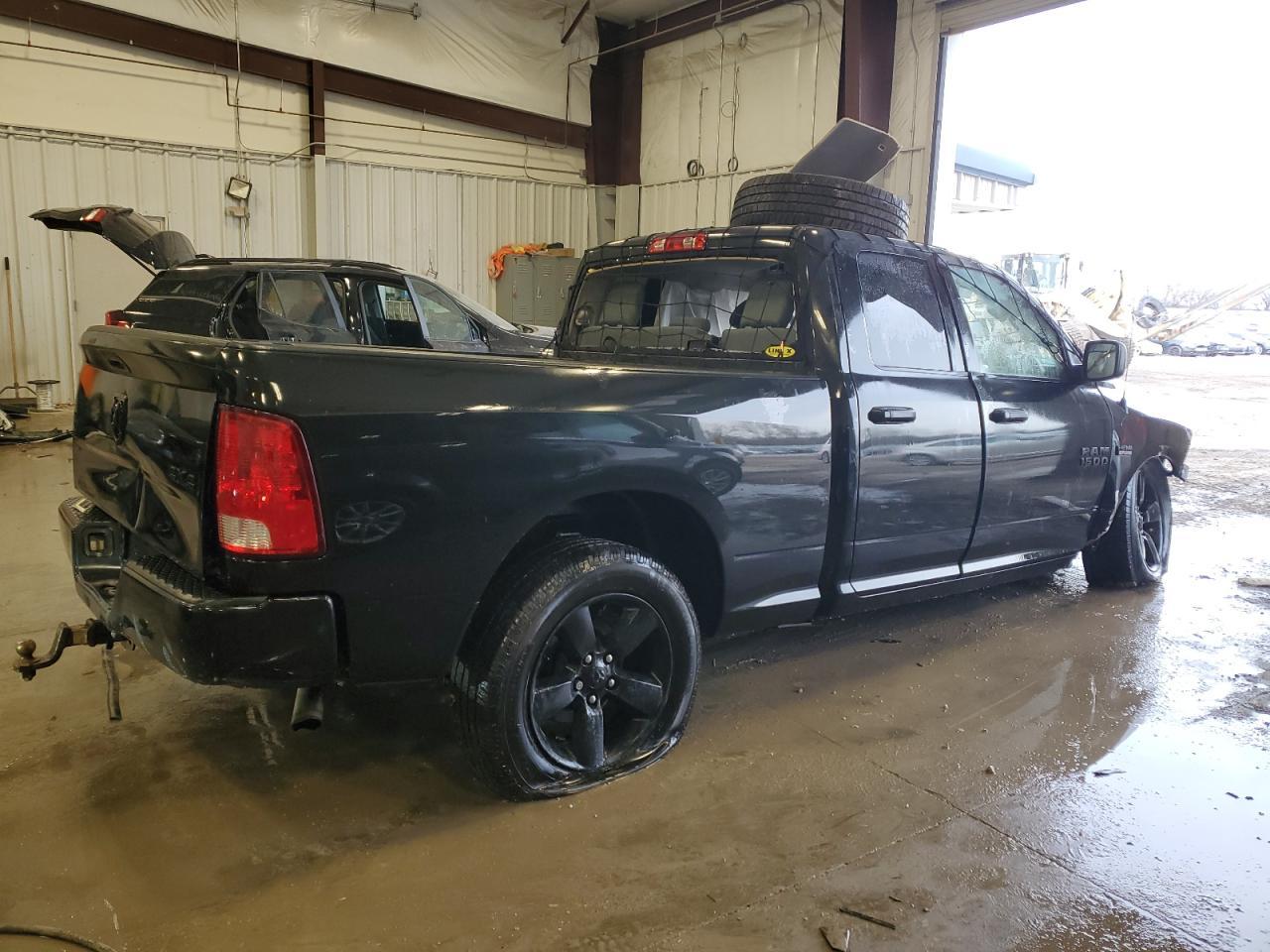 2018 RAM 1500 ST - Фото 3