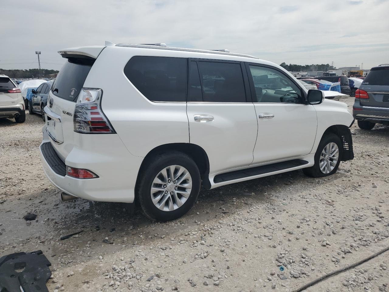 2022 LEXUS GX 460 - Image 3