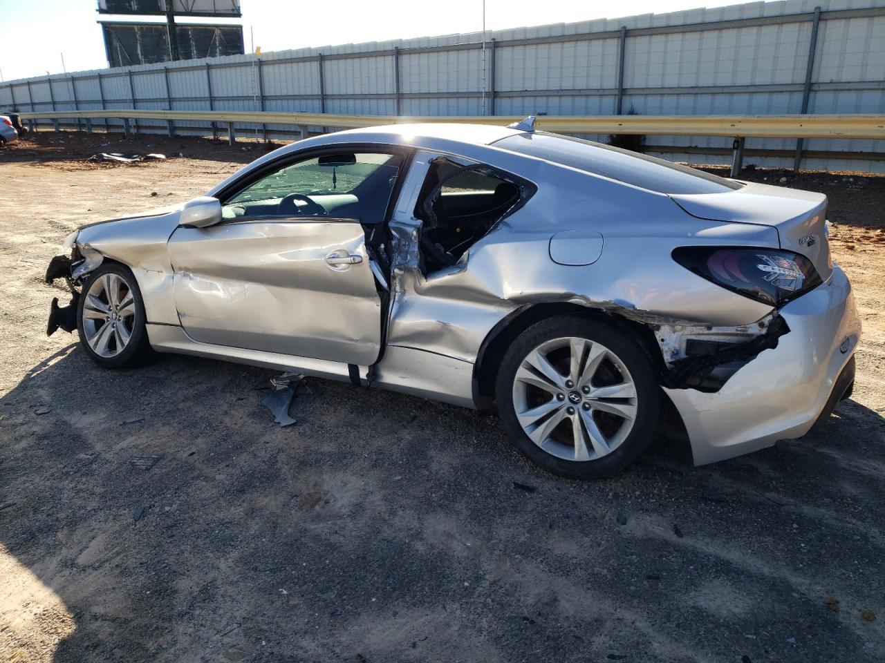 2011 HYUNDAI GENESIS CO - Image 2