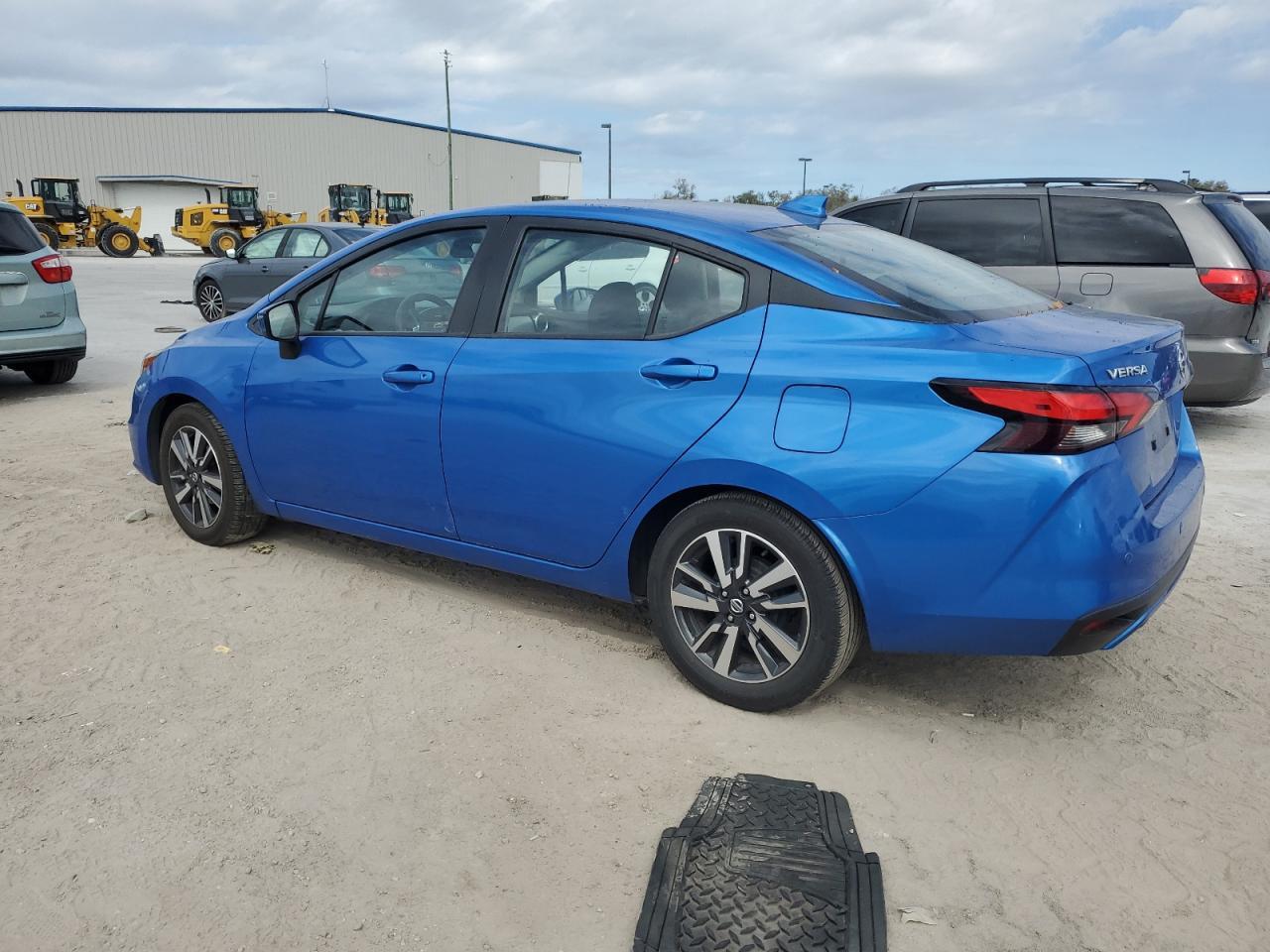 2021 NISSAN VERSA SV - Фото 2
