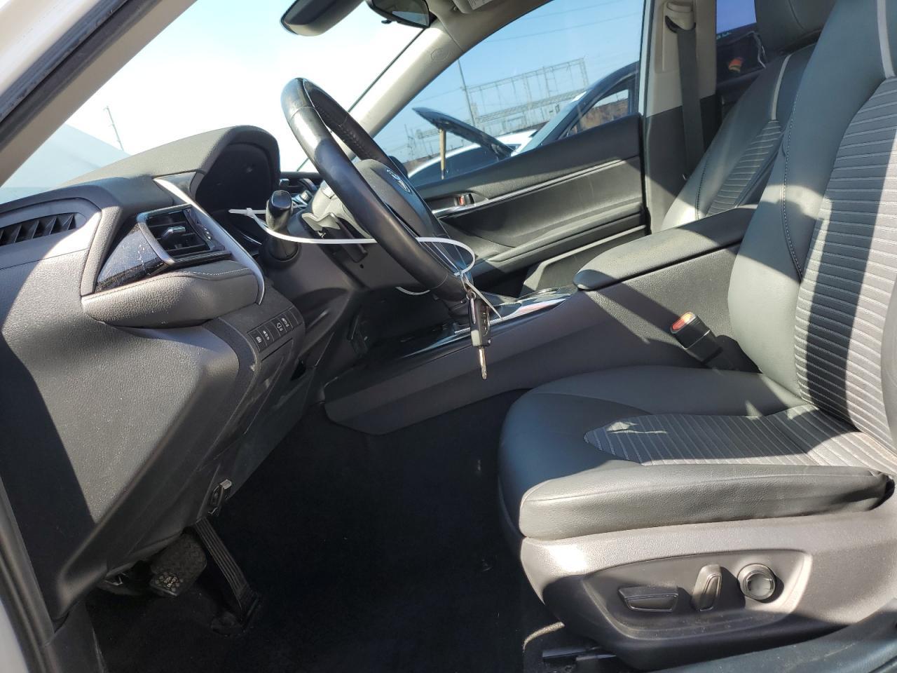 2020 TOYOTA CAMRY SE - Image 7