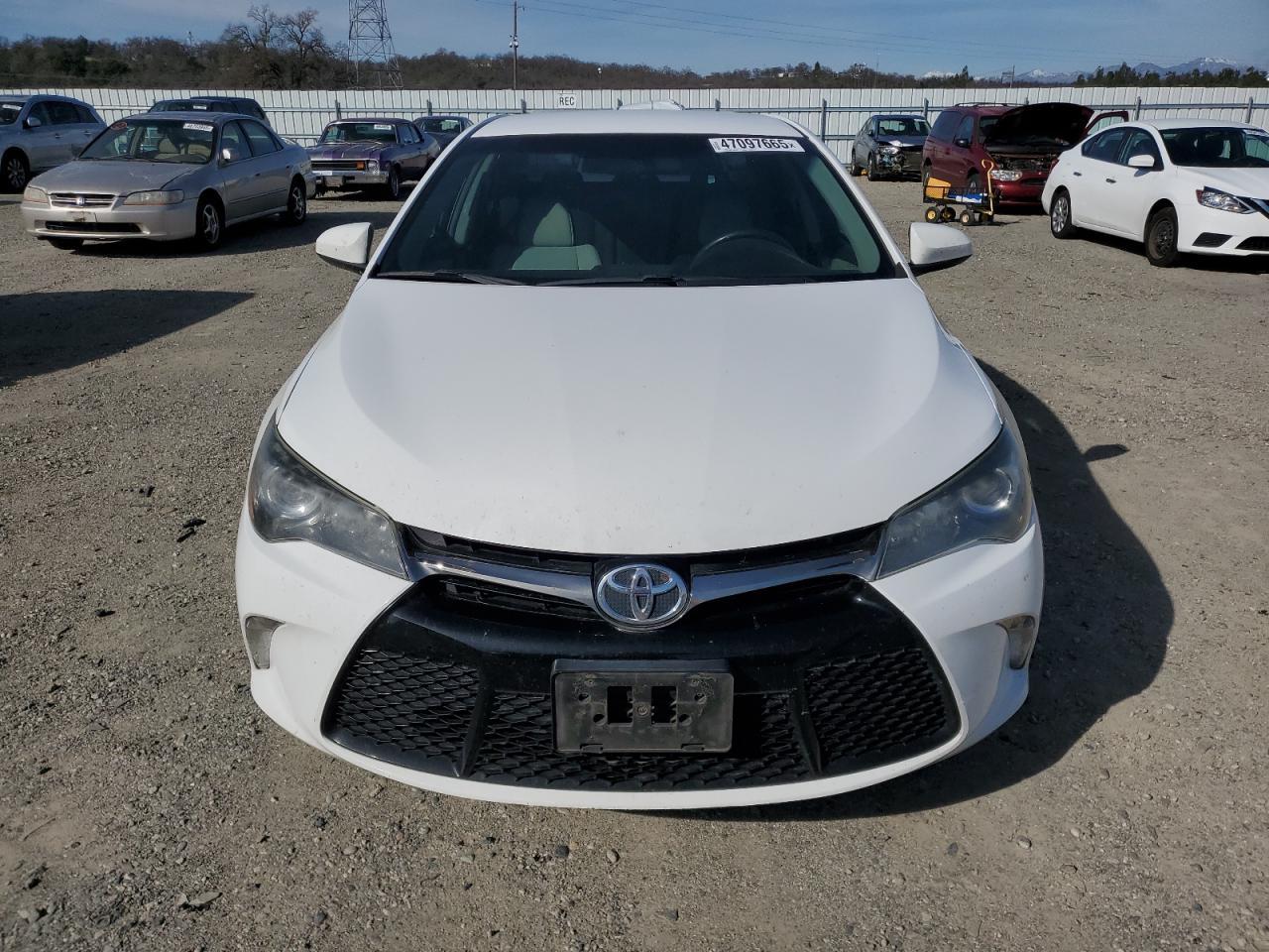 2017 TOYOTA CAMRY LE - Фото 5