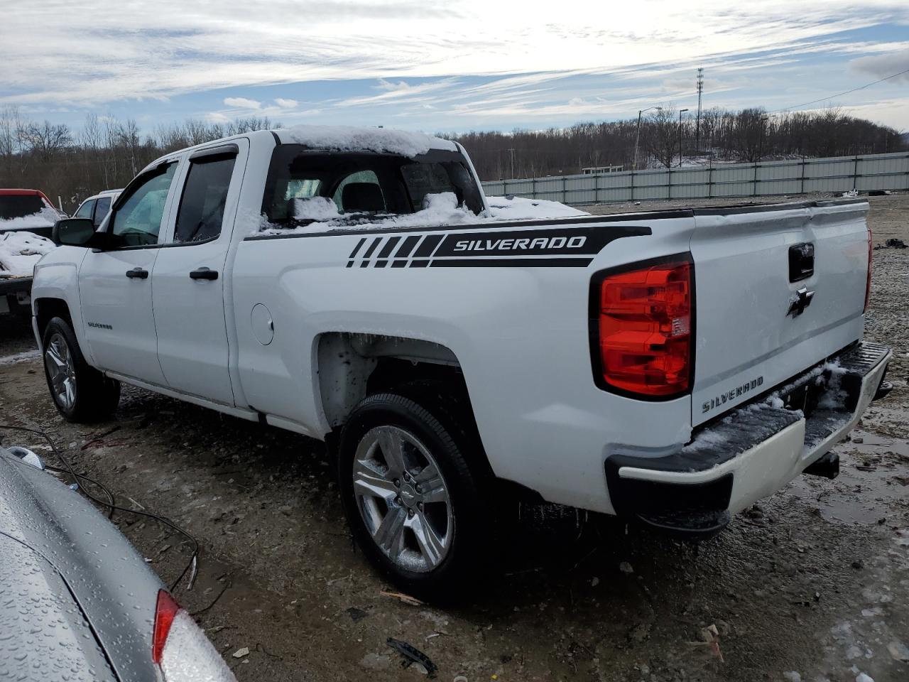 2017 CHEVROLET SILVERADO - Image 2