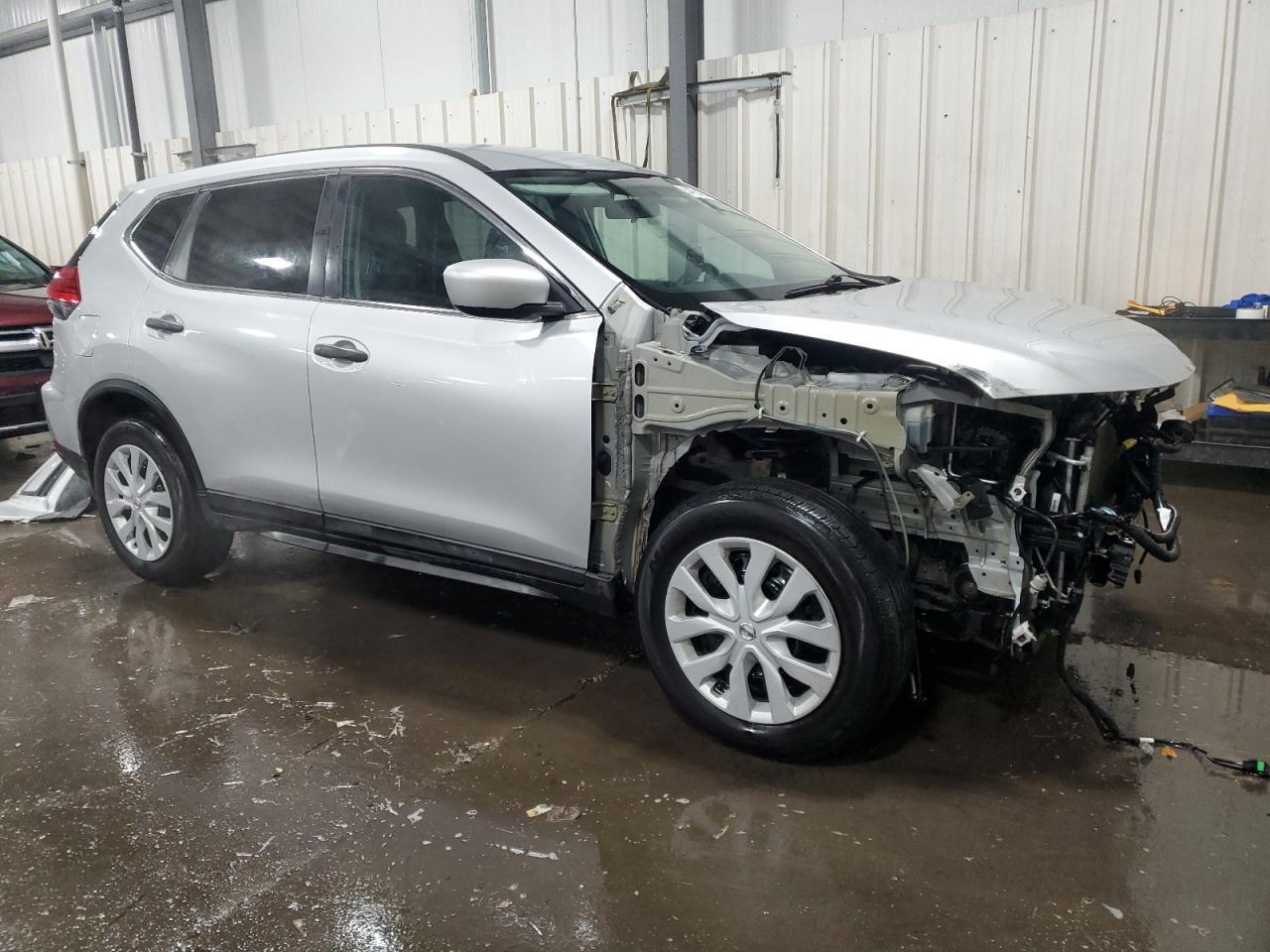 2017 NISSAN ROGUE SV - Фото 4