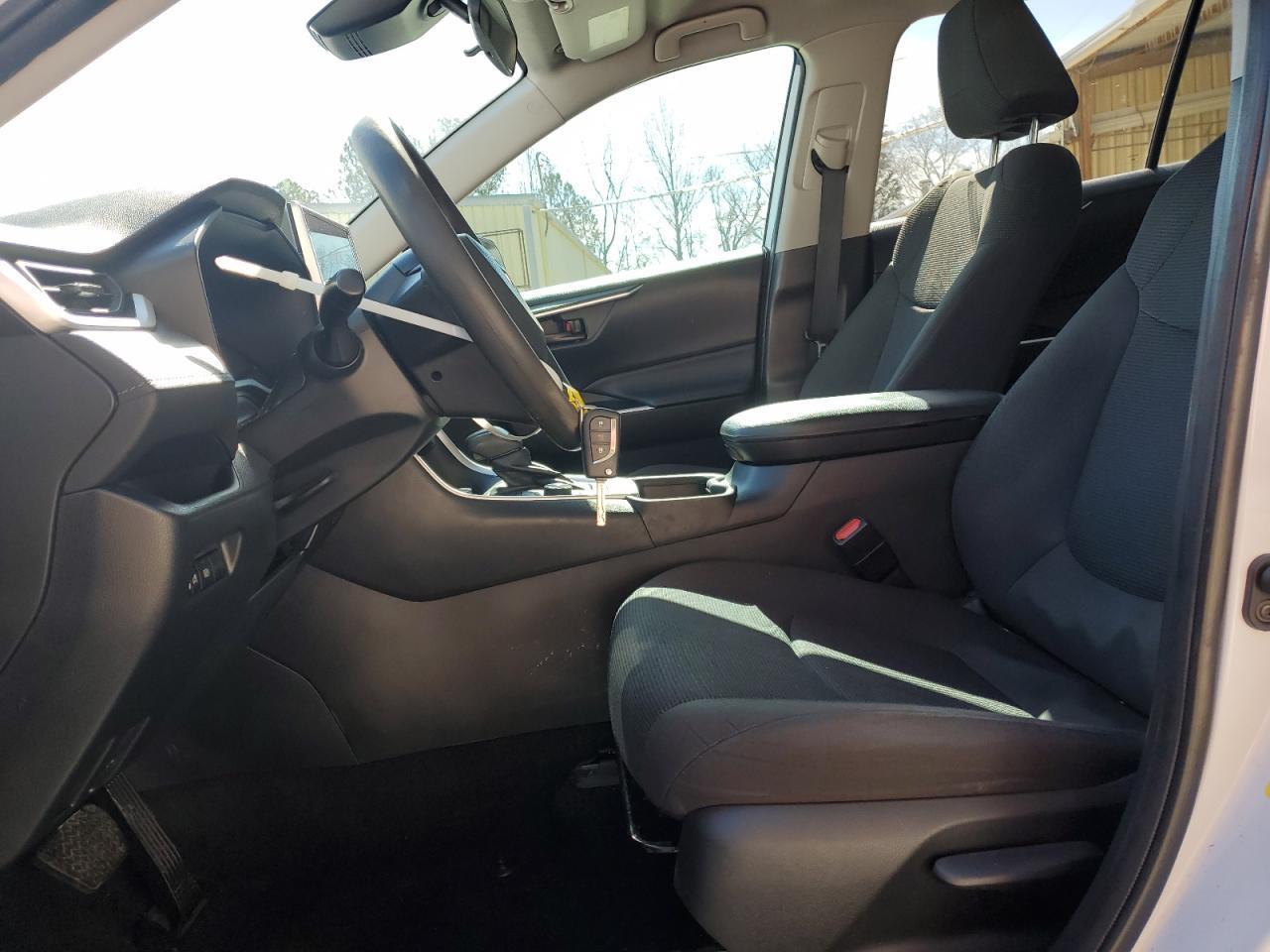 2023 TOYOTA RAV4 LE - Image 7