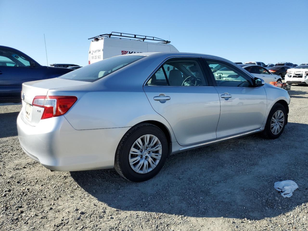 2012 TOYOTA CAMRY BASE - Фото 3