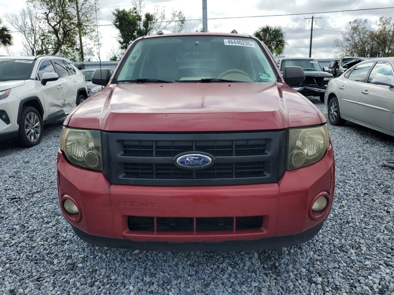 2010 FORD ESCAPE XLT - Image 5