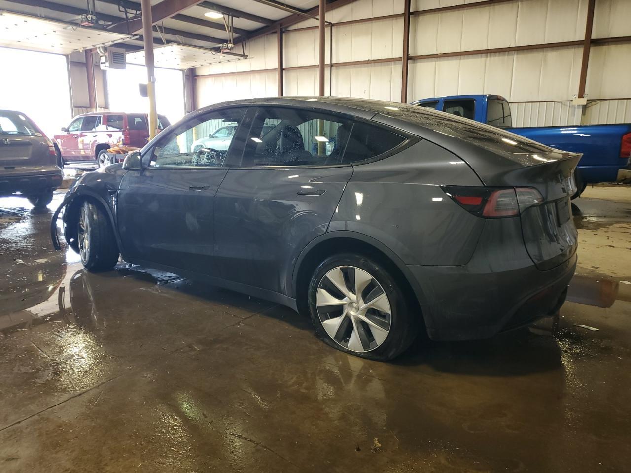 2023 TESLA MODEL Y - Image 2