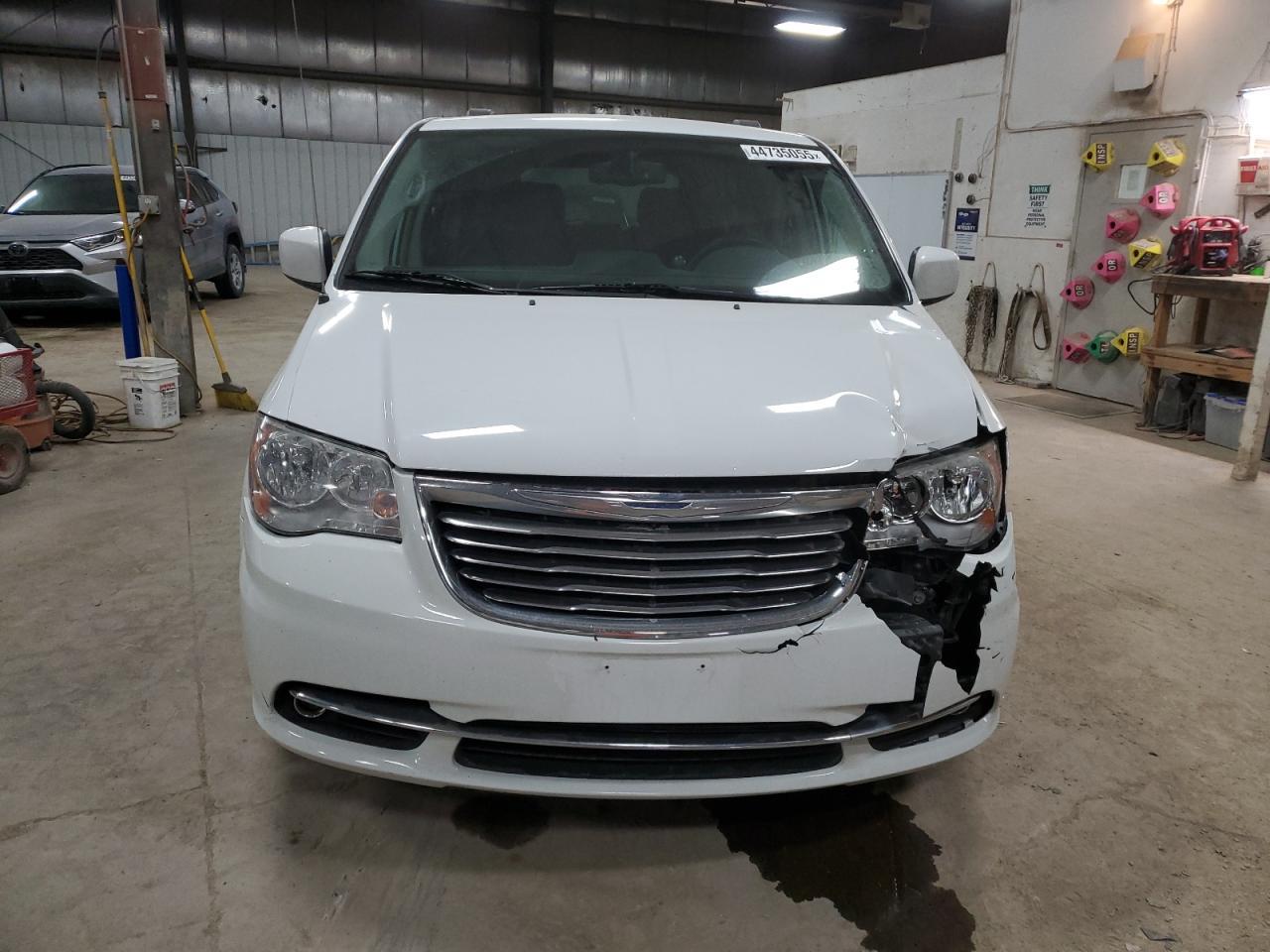 2014 CHRYSLER TOWN & COU - Фото 5