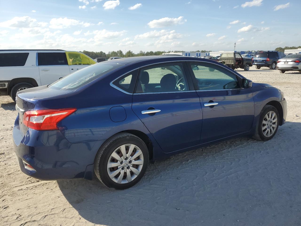 2017 NISSAN SENTRA S - Фото 3