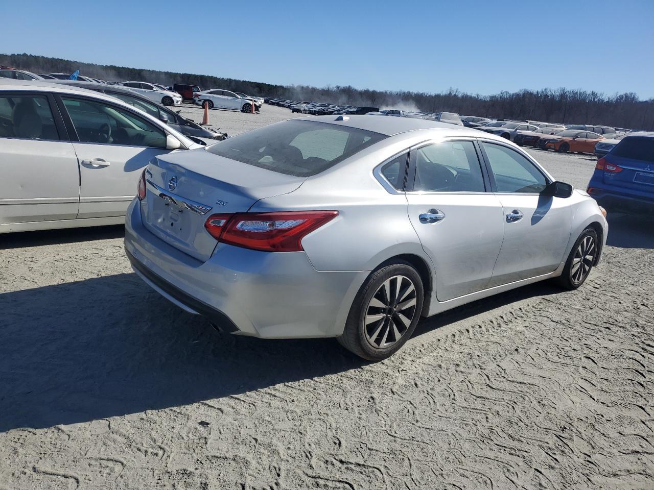 2017 NISSAN ALTIMA 2.5 - Фото 3
