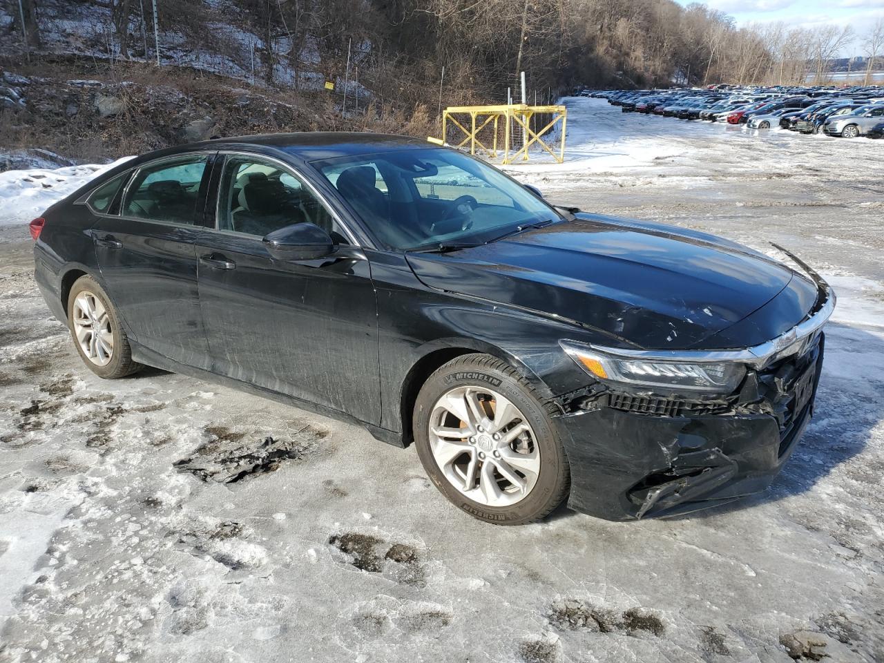 2018 HONDA ACCORD LX - Image 4