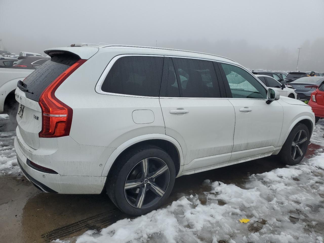 2016 VOLVO XC90 T6 - Фото 3