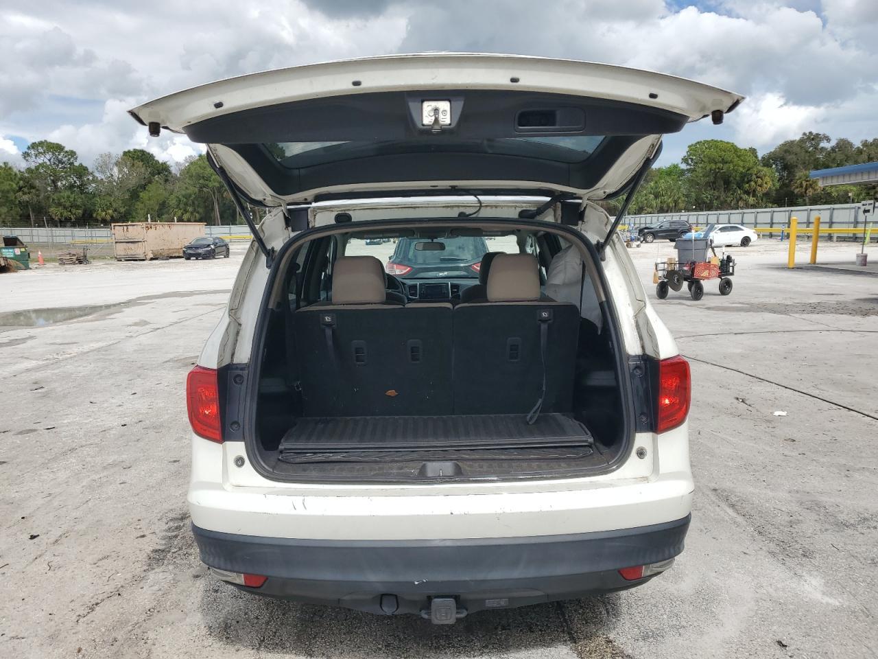 2017 HONDA PILOT LX - Фото 6