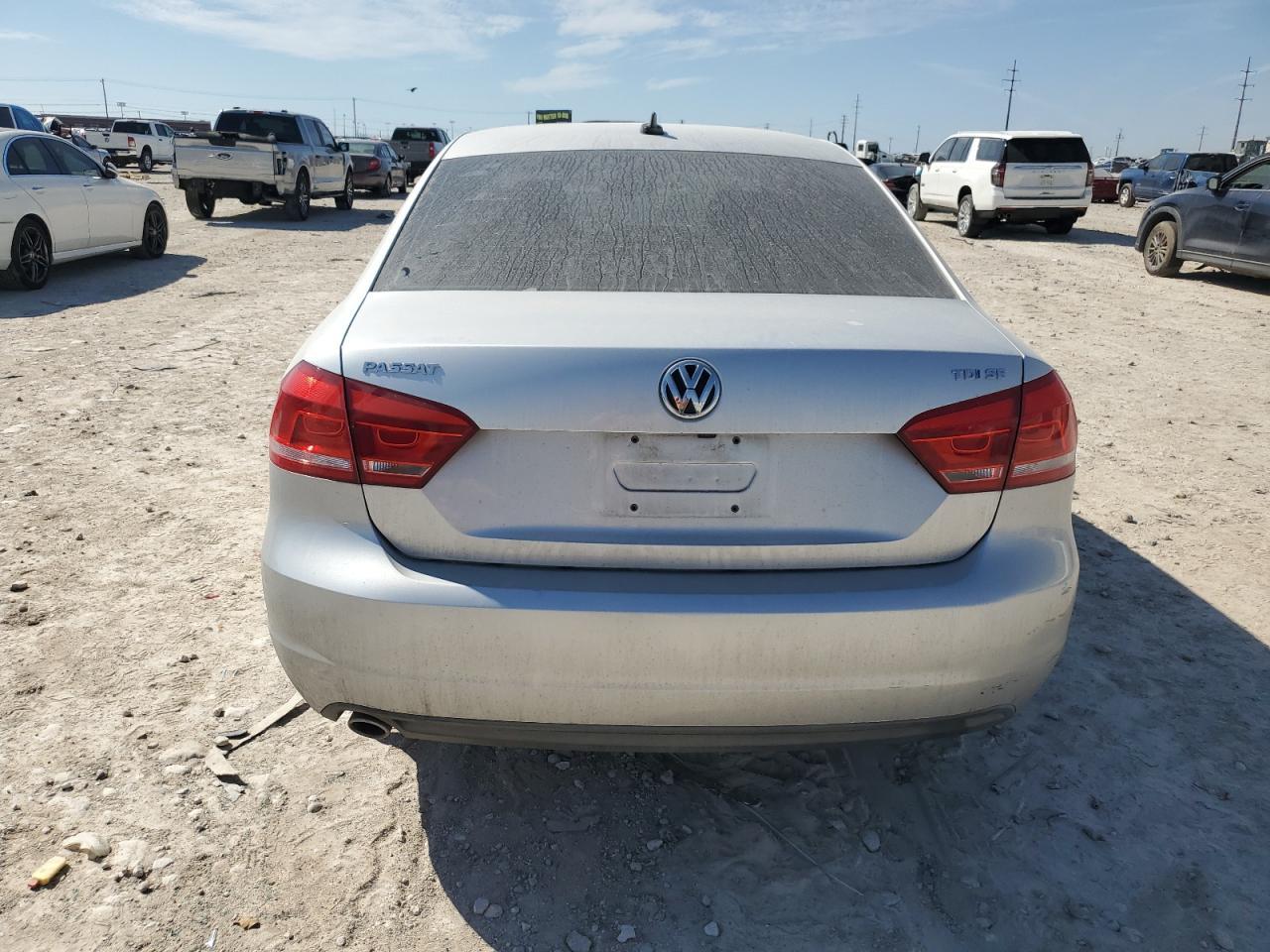 2014 VOLKSWAGEN PASSAT SE - Image 6