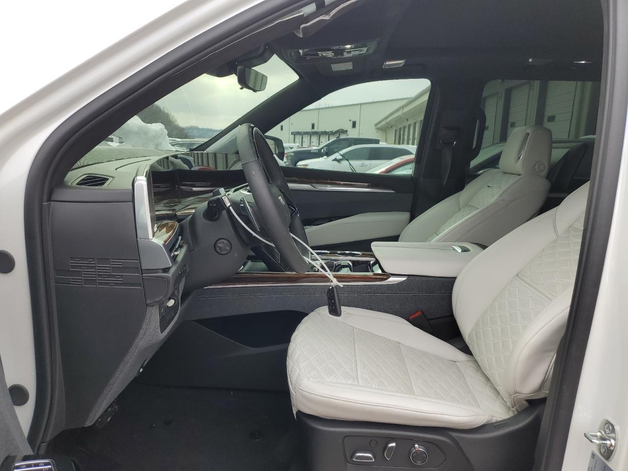 2025 CADILLAC ESCALADE E - Фото 7