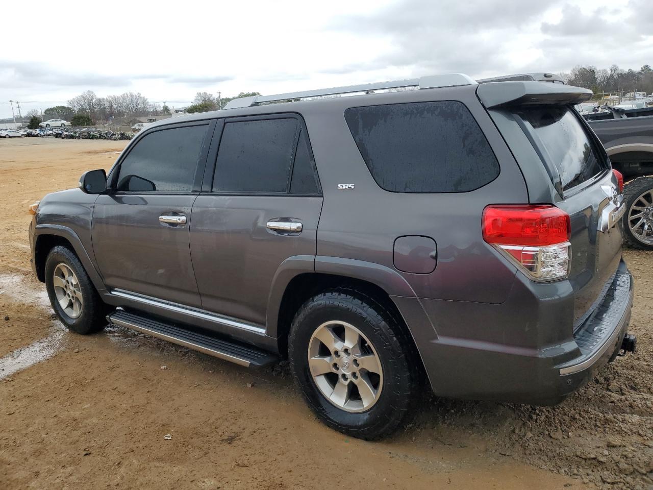 2011 TOYOTA 4RUNNER SR - Image 2