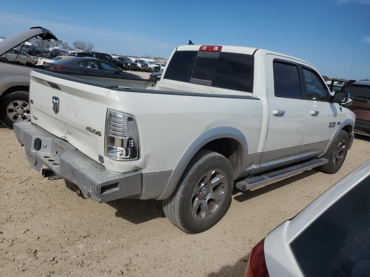 2017 RAM 1500 LARAM - Фото 3