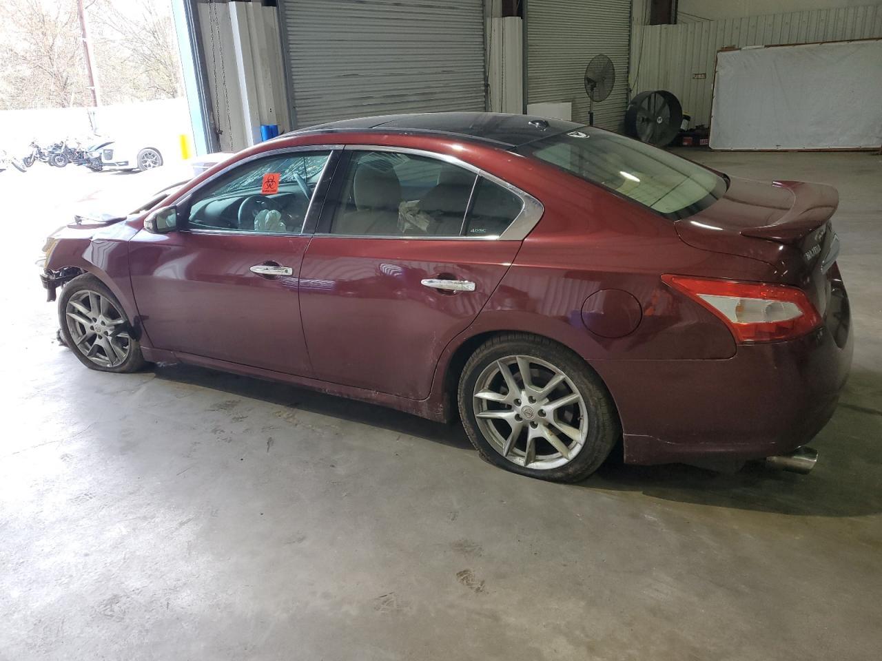 2011 NISSAN MAXIMA S - Image 2