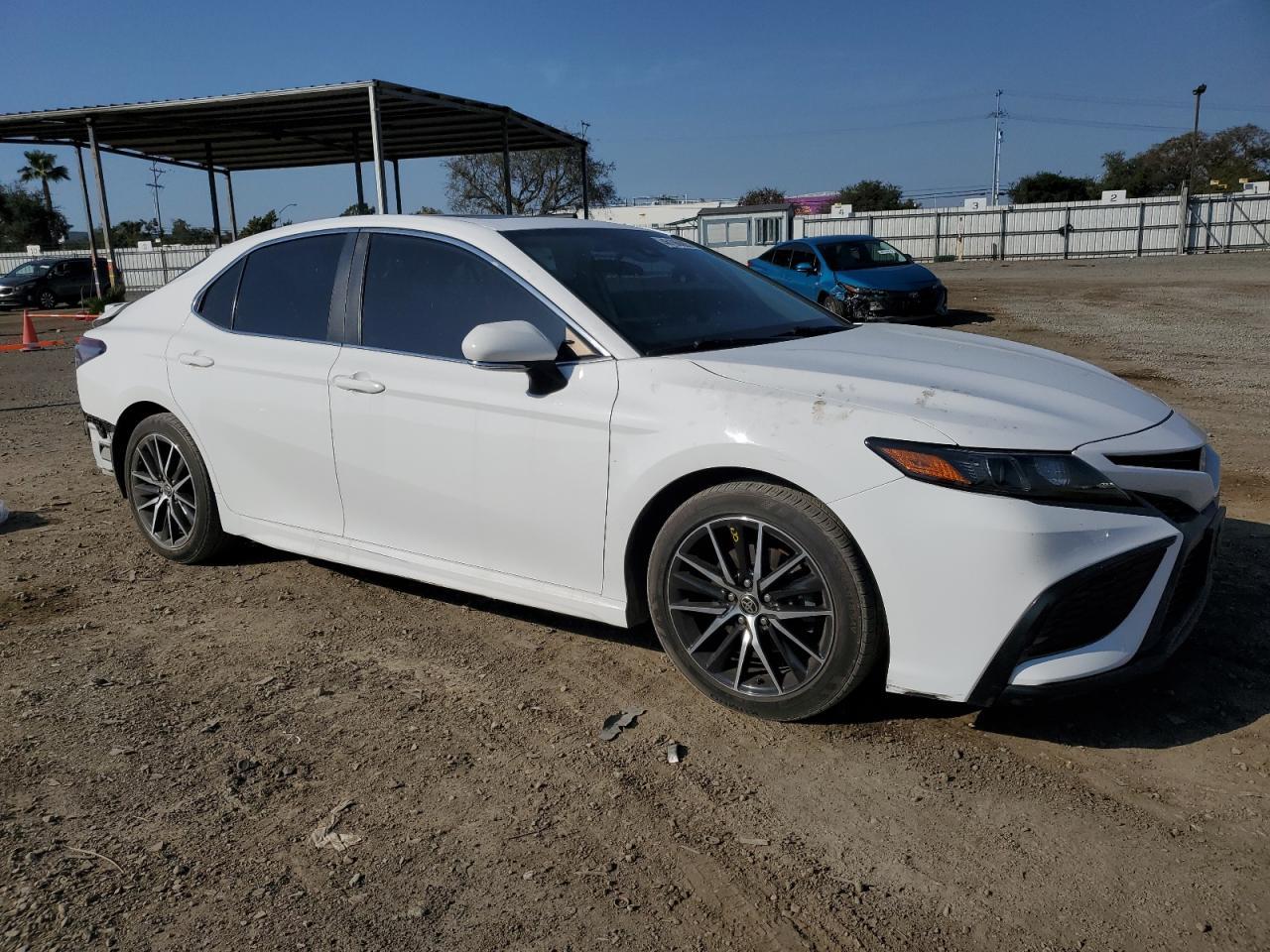 2021 TOYOTA CAMRY SE - Фото 4