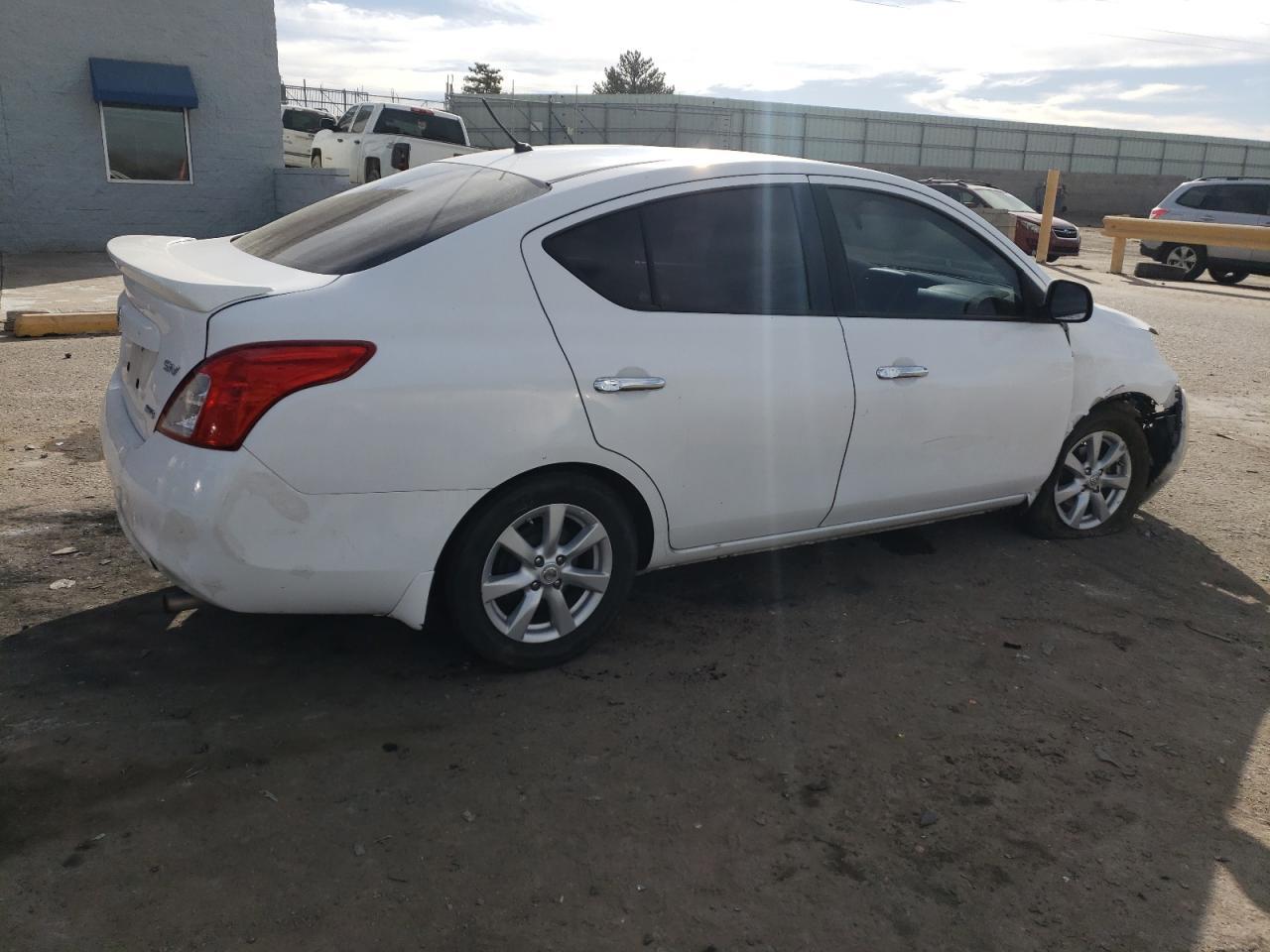 2014 NISSAN VERSA S - Фото 3
