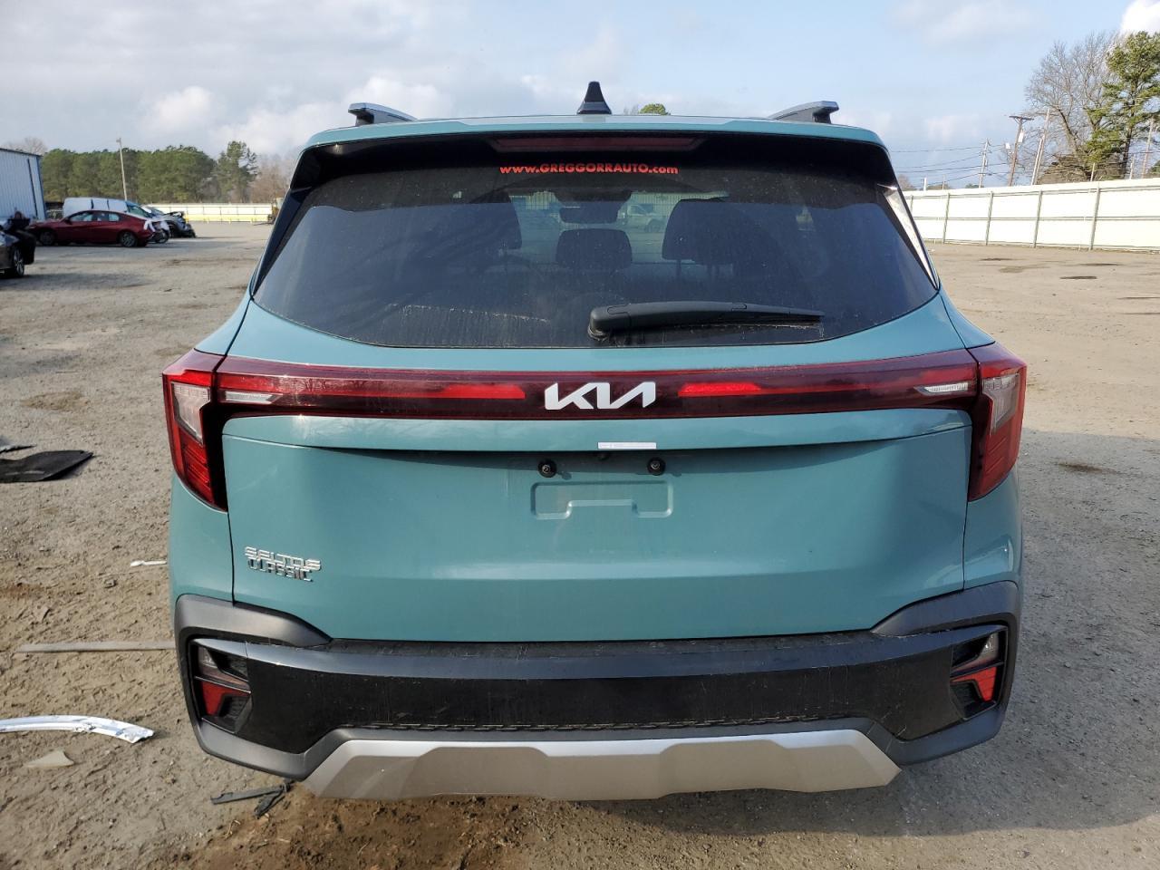 2024 KIA SELTOS EX - Image 6