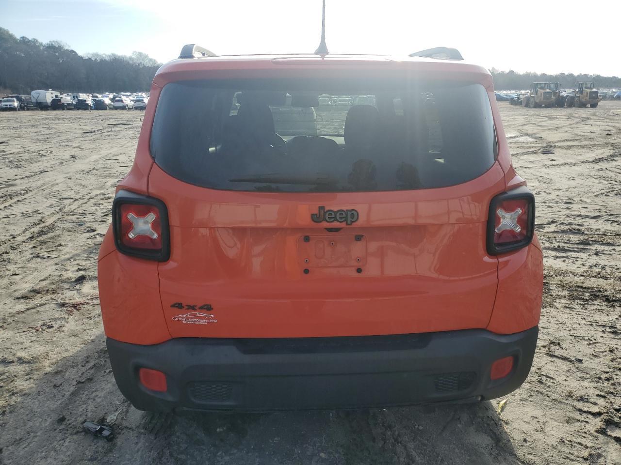 2017 JEEP RENEGADE L - Image 6