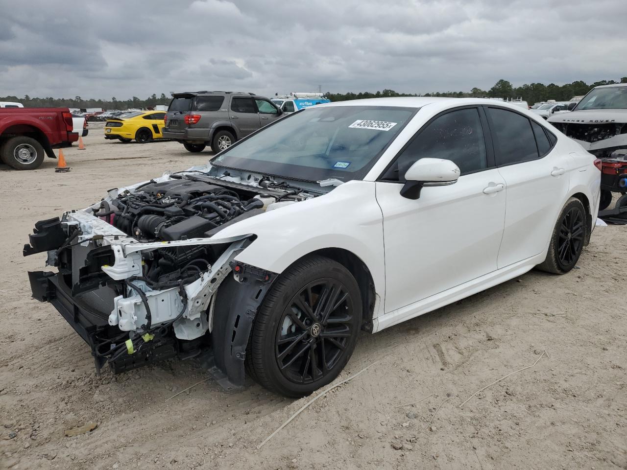 2025 TOYOTA CAMRY XSE