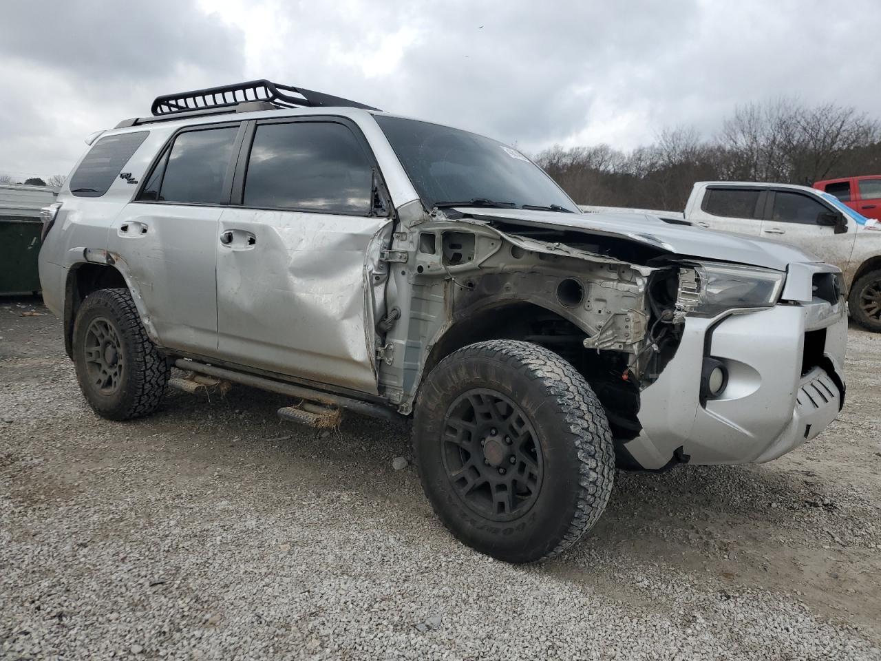 2019 TOYOTA 4RUNNER SR - Image 4