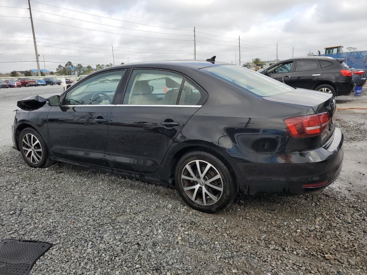 2017 VOLKSWAGEN JETTA SE - Image 2