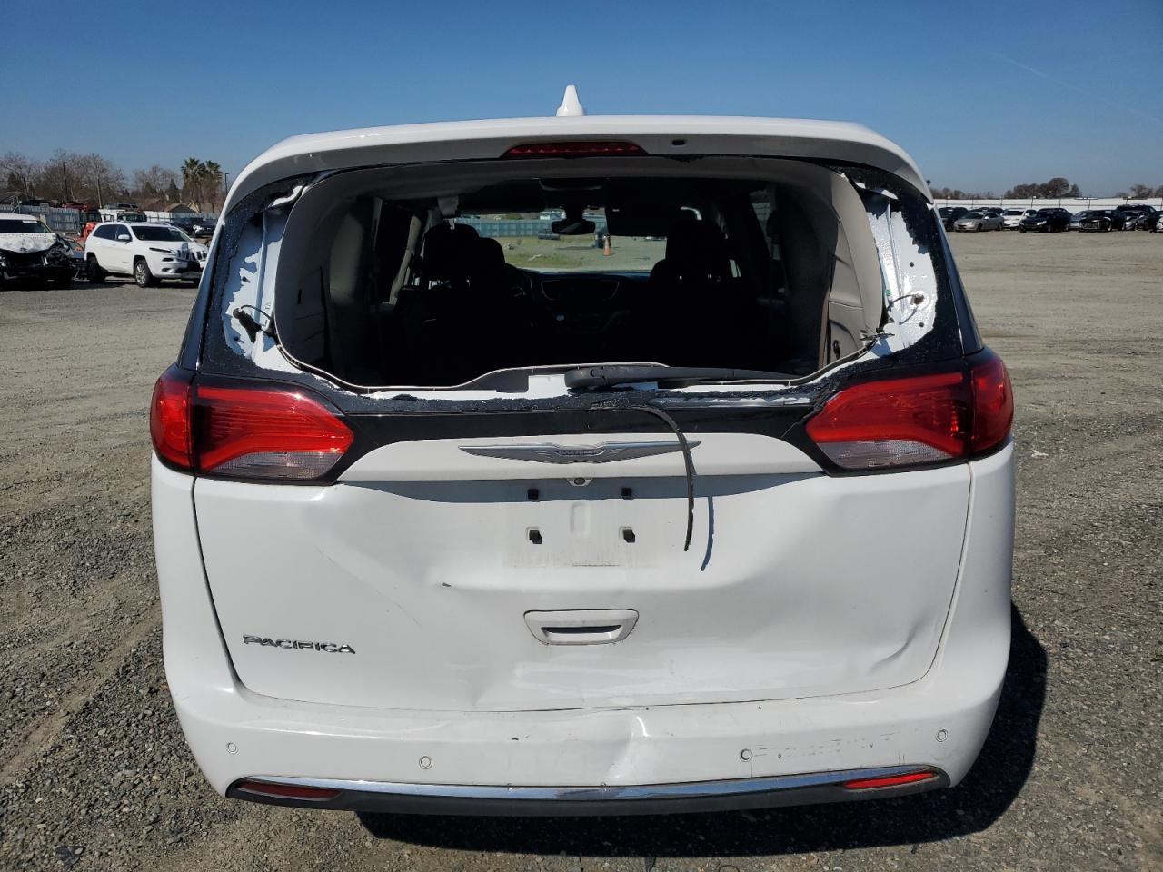 2017 CHRYSLER PACIFICA T - Image 6