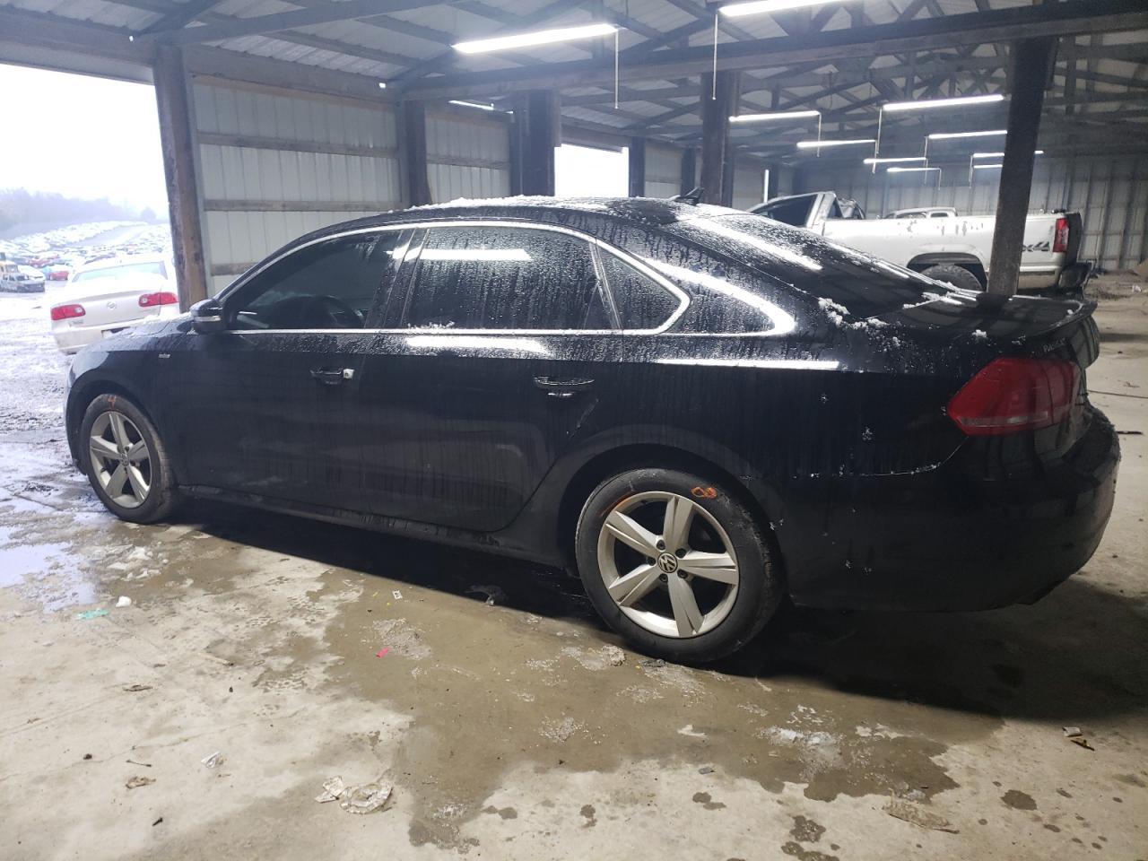 2014 VOLKSWAGEN PASSAT S - Фото 2