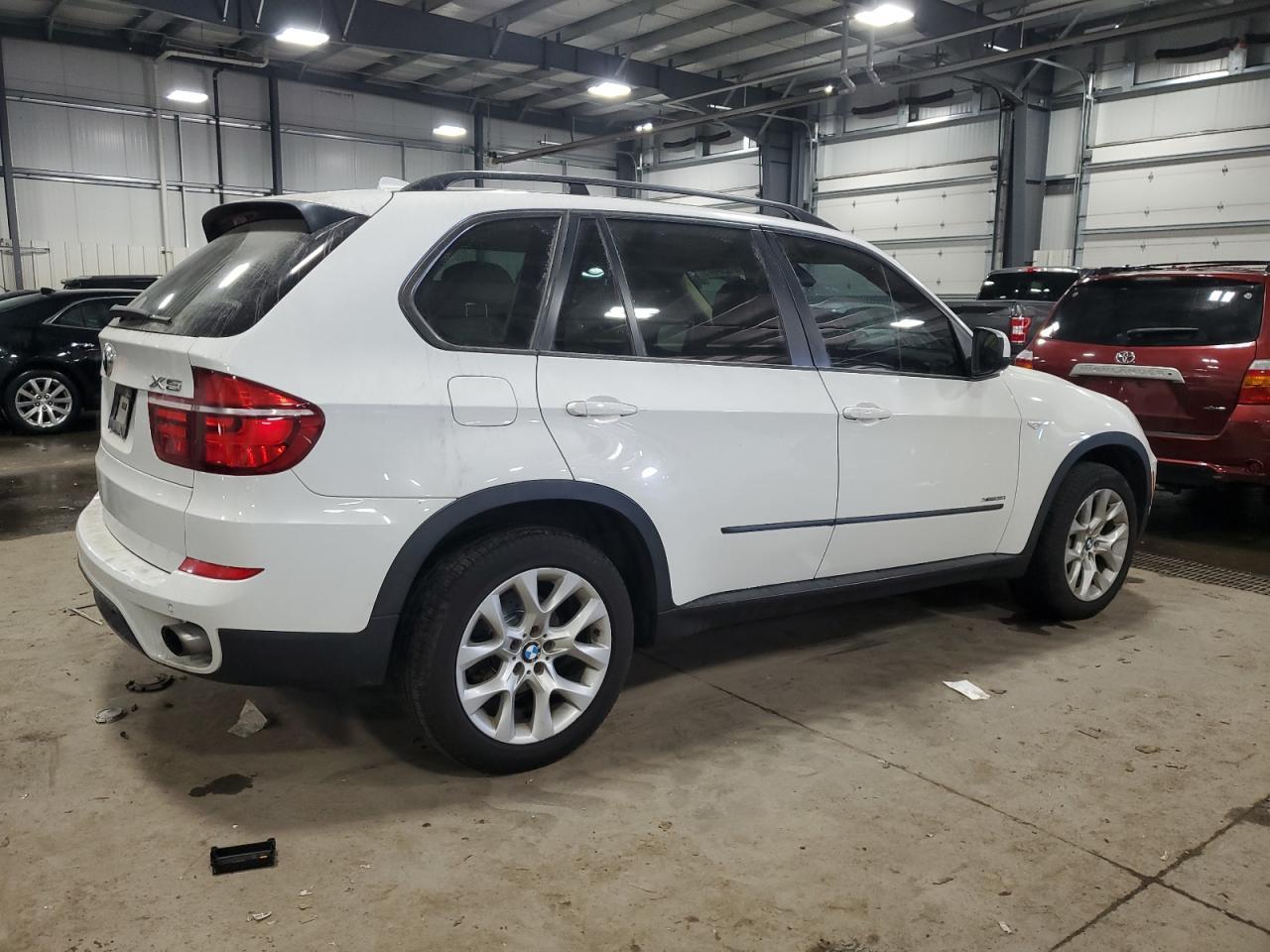 2013 BMW X5 XDRIVE3 - Image 3