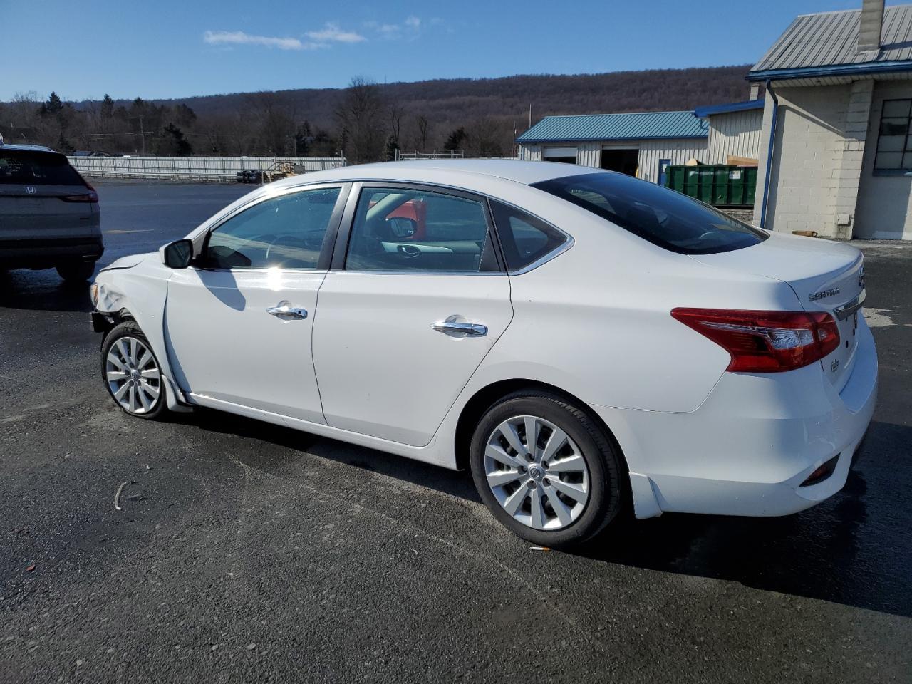 2017 NISSAN SENTRA S - Фото 2