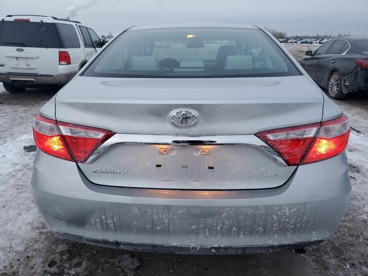2016 TOYOTA CAMRY LE - Фото 6