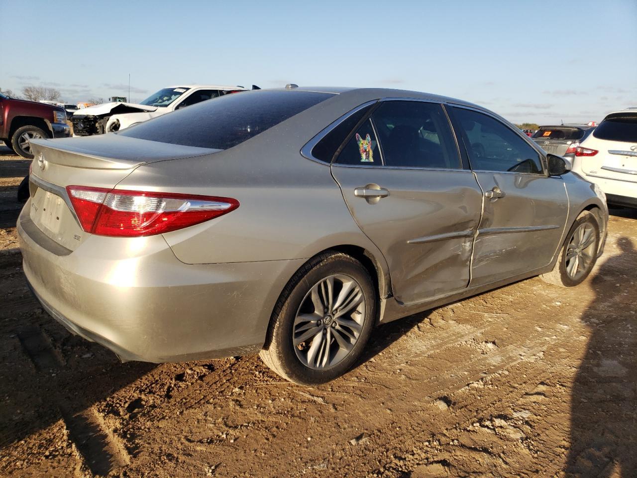 2015 TOYOTA CAMRY LE - Фото 3