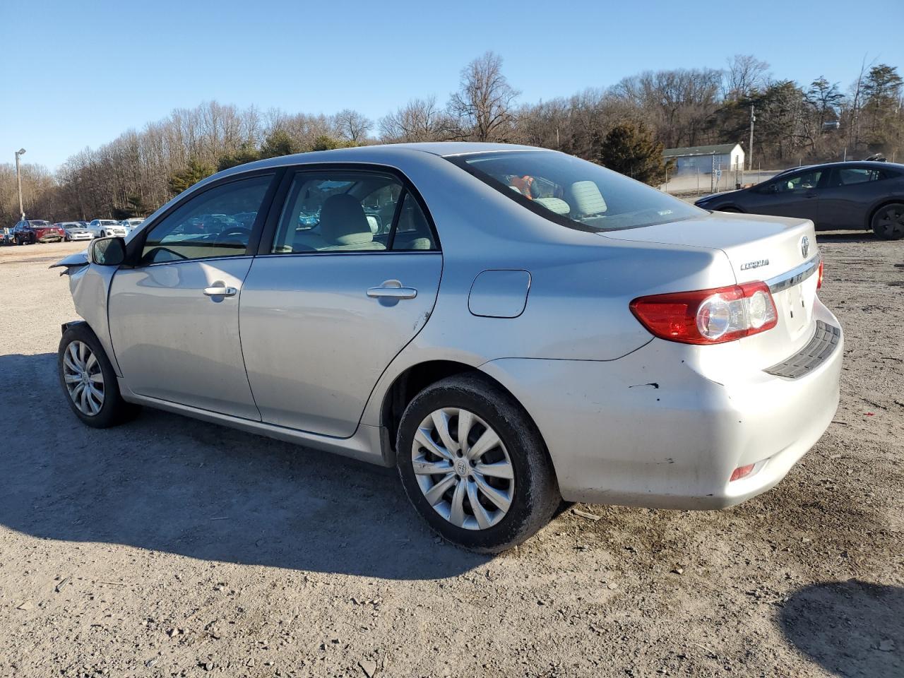 2013 TOYOTA COROLLA BA - Фото 2