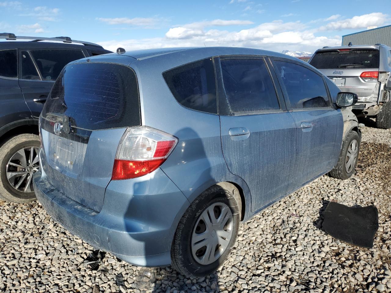 2011 HONDA FIT - Фото 3