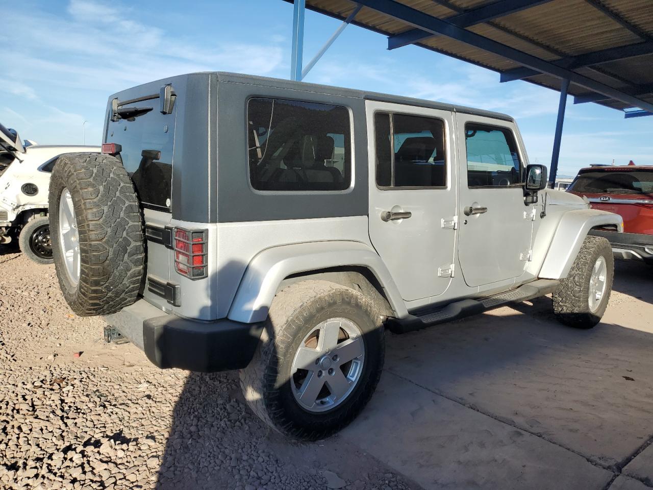 2010 JEEP WRANGLER U - Image 3
