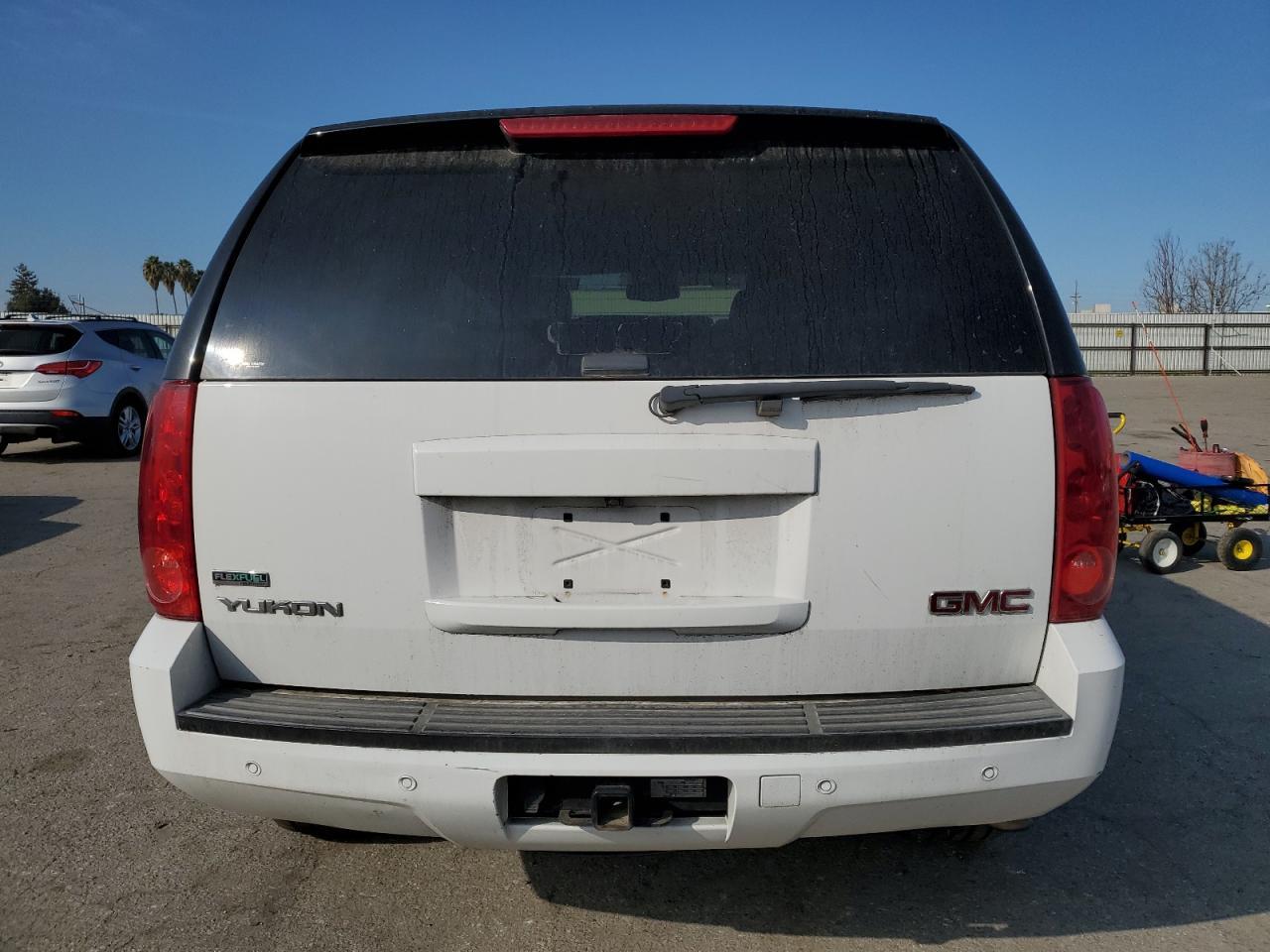 2012 GMC YUKON SLE - Image 6