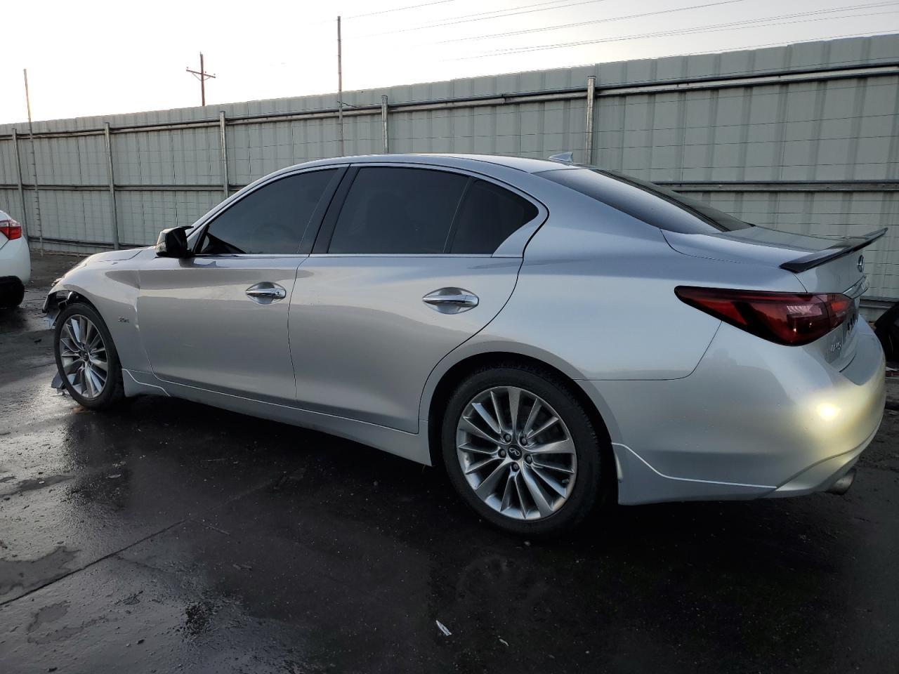 2018 INFINITI Q50 LUXE - Фото 2