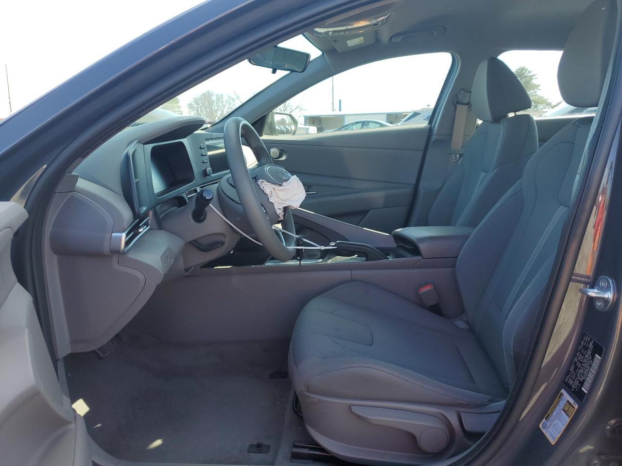 2024 HYUNDAI ELANTRA SE - Фото 7
