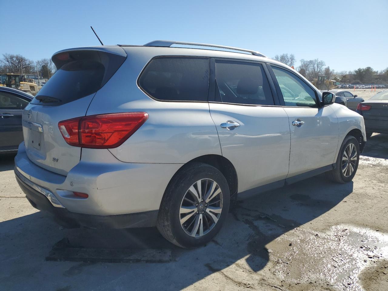 2017 NISSAN PATHFINDER - Фото 3