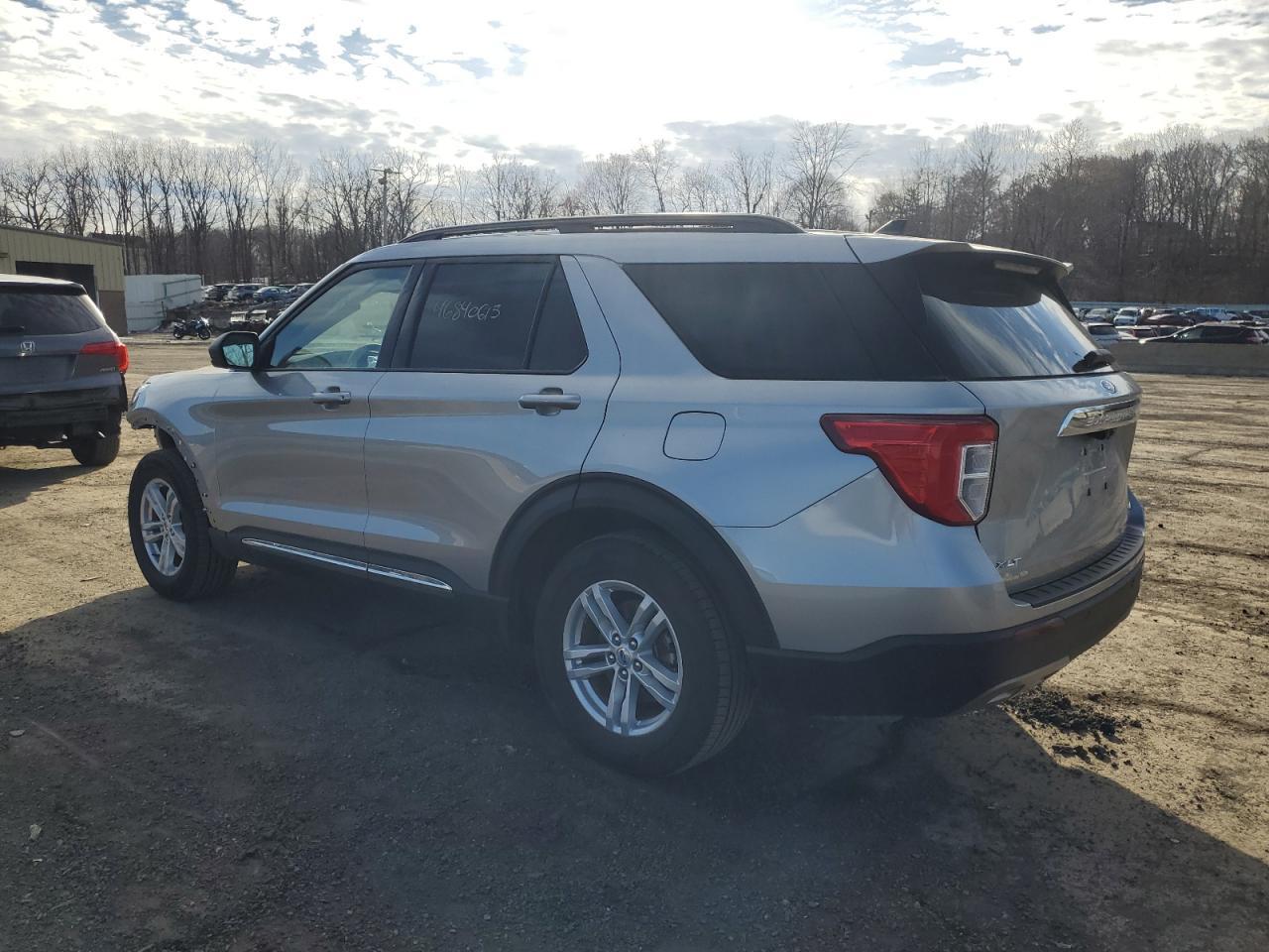2022 FORD EXPLORER X - Image 2