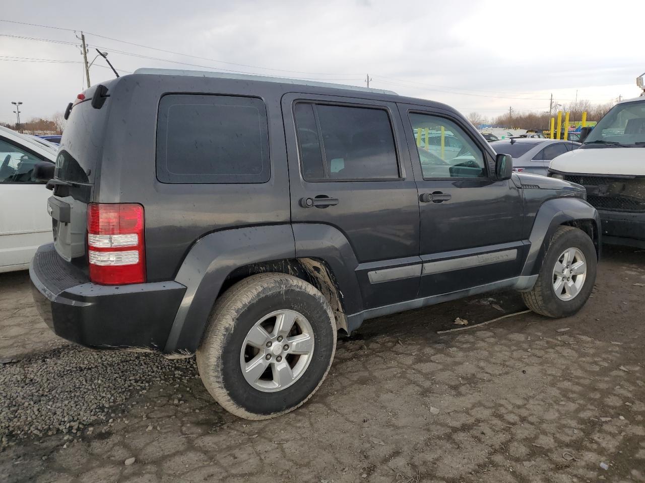 2011 JEEP LIBERTY SP - Фото 3