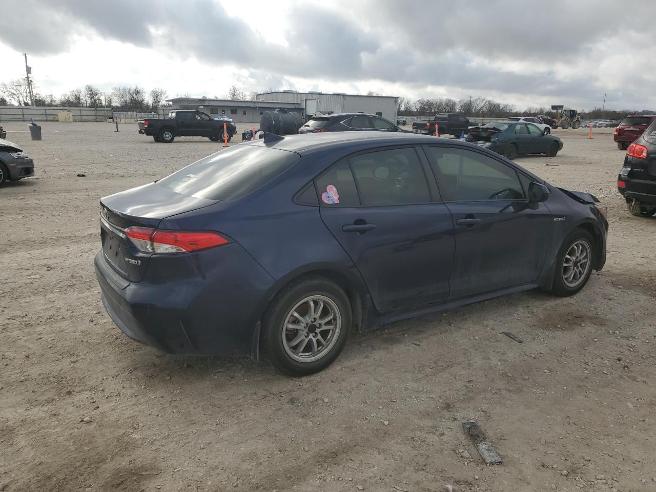 2020 TOYOTA COROLLA LE - Фото 3