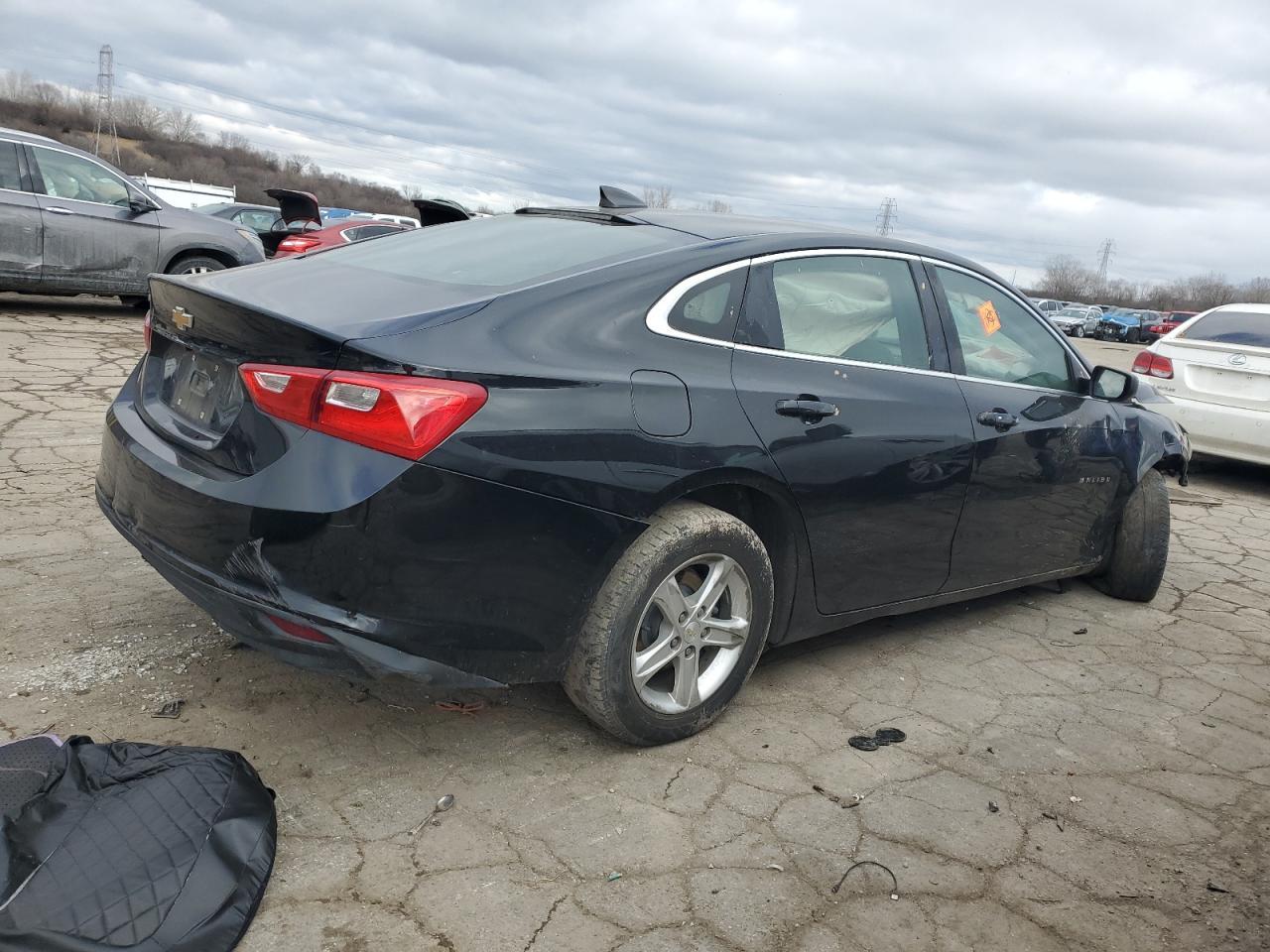 2019 CHEVROLET MALIBU LS - Фото 3